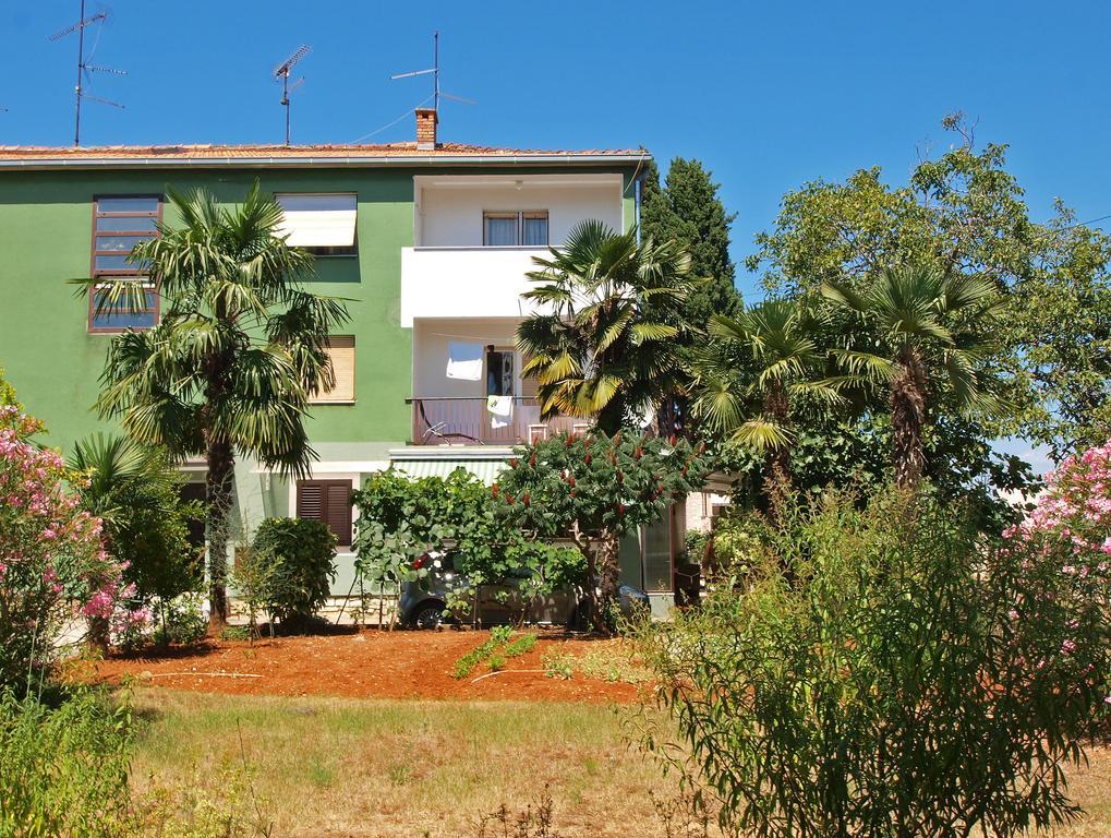 Apartments Fuma 161 Rovinj Bagian luar foto