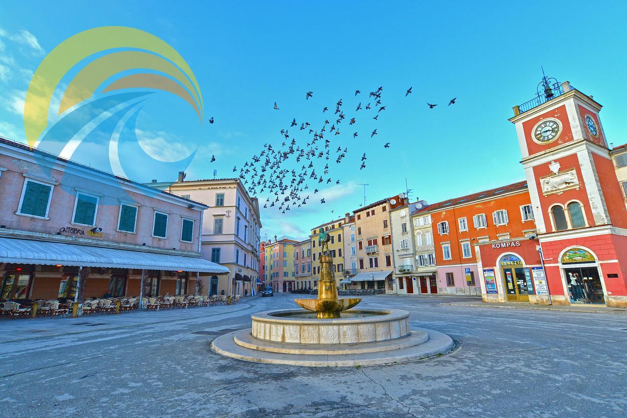 Apartments Fuma 161 Rovinj Bagian luar foto